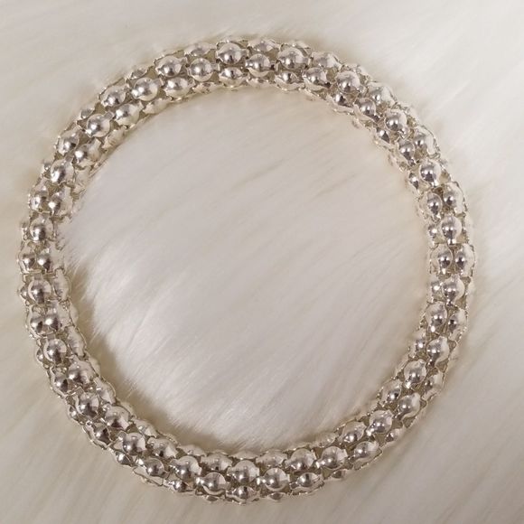 Beautiful Silvertone Bracelet  - Picture 3 of 8